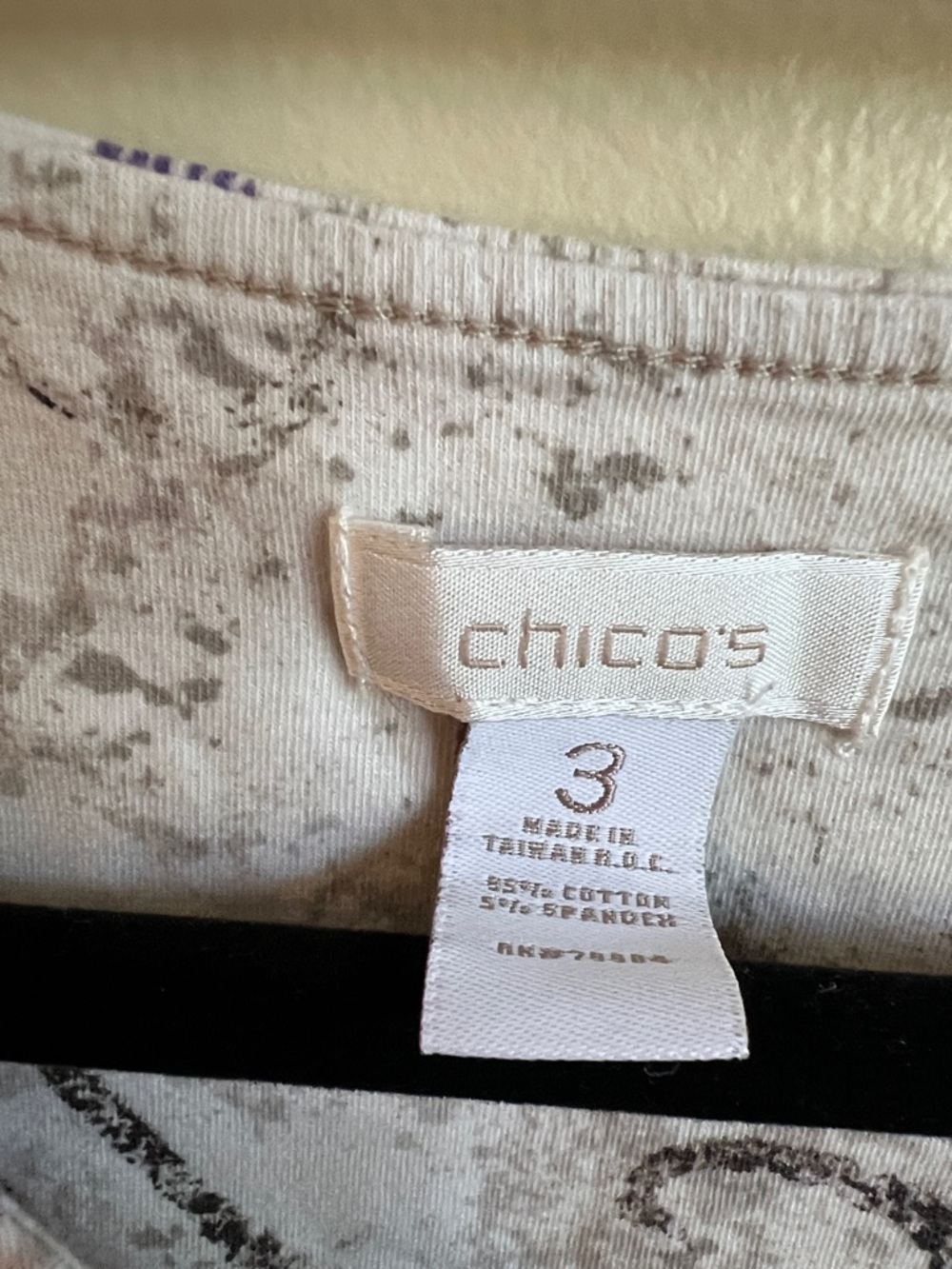 Chico’s Size 3 Purple Paisley Scroll Print 3/4 Sleeve Knit Top XL - Picture 2 of 7